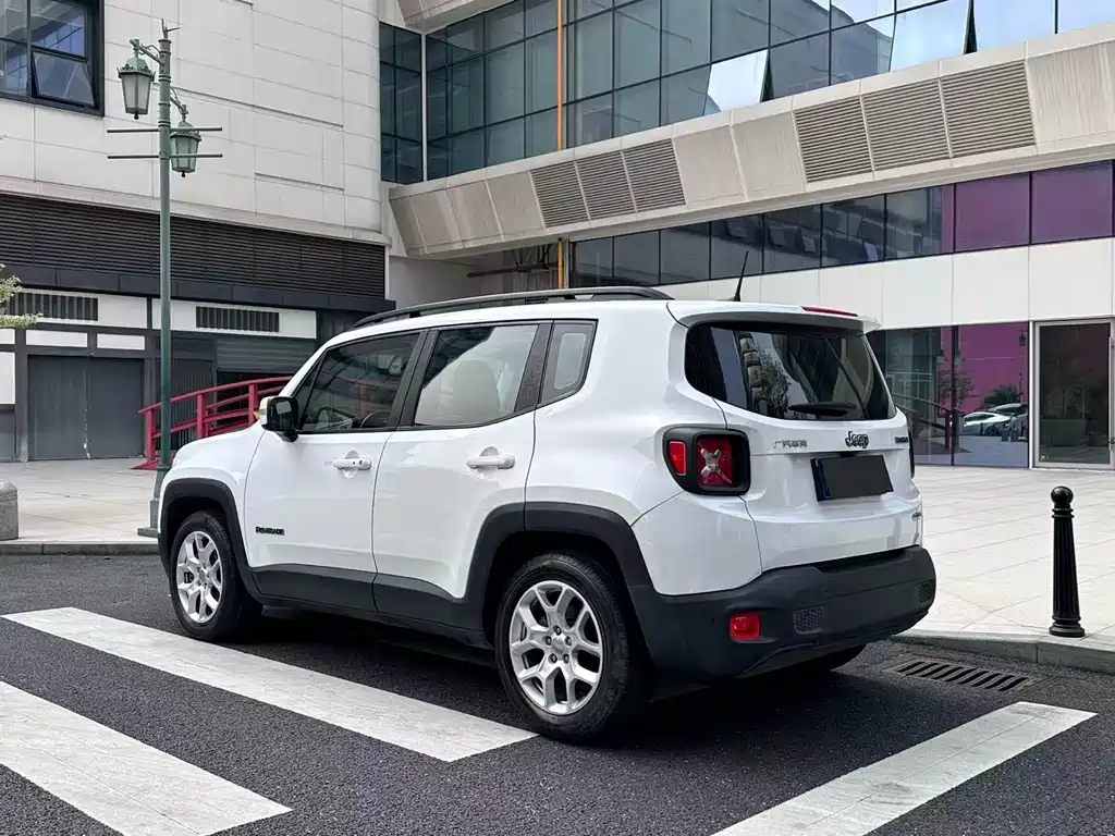 Jeep Renegade 2018 Connected Screen Edition 180T Automatic Energy Version