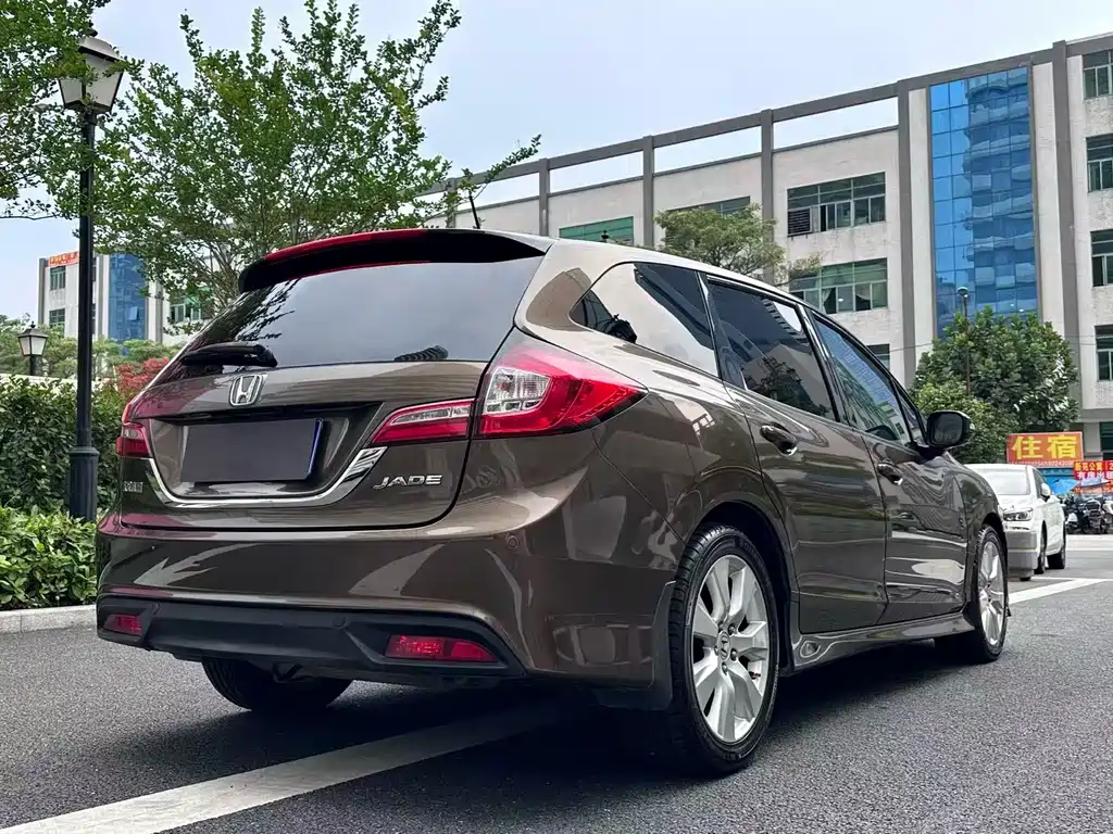 Honda Jade 2013 1.8L Automatic Comfort Edition 5-seater