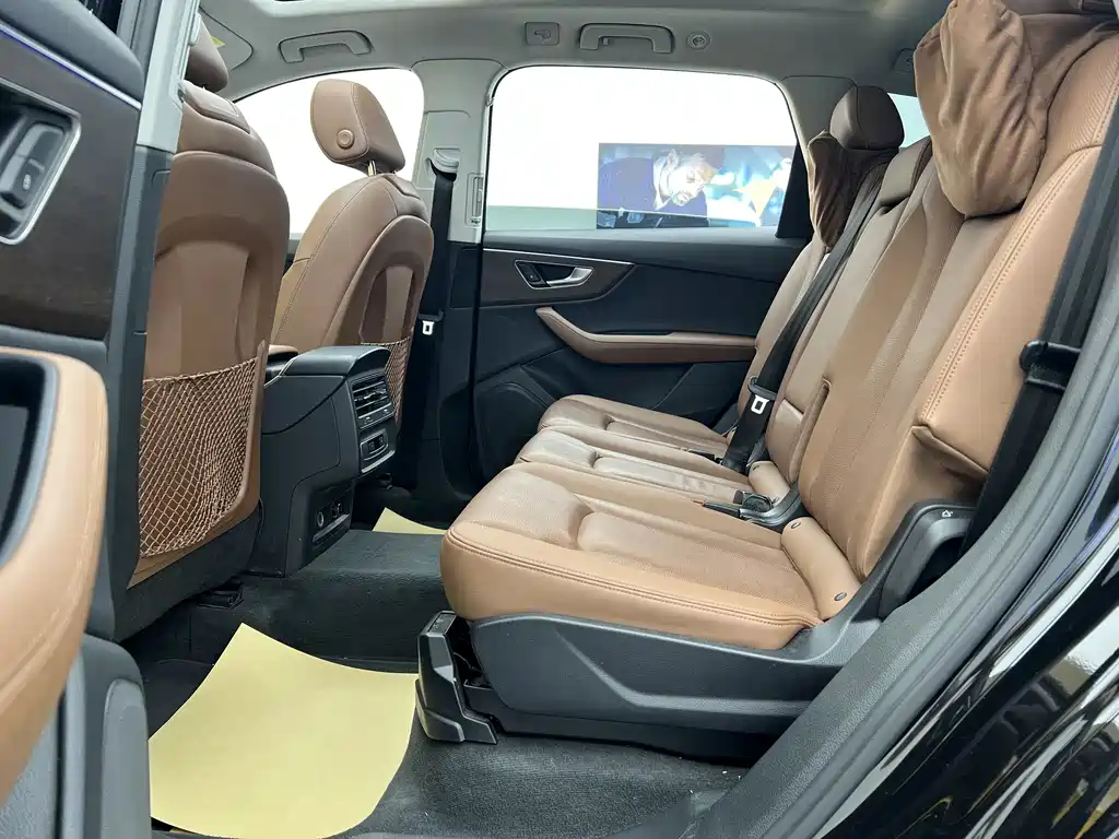 Audi Q7 2023 45 TFSI quattro S line