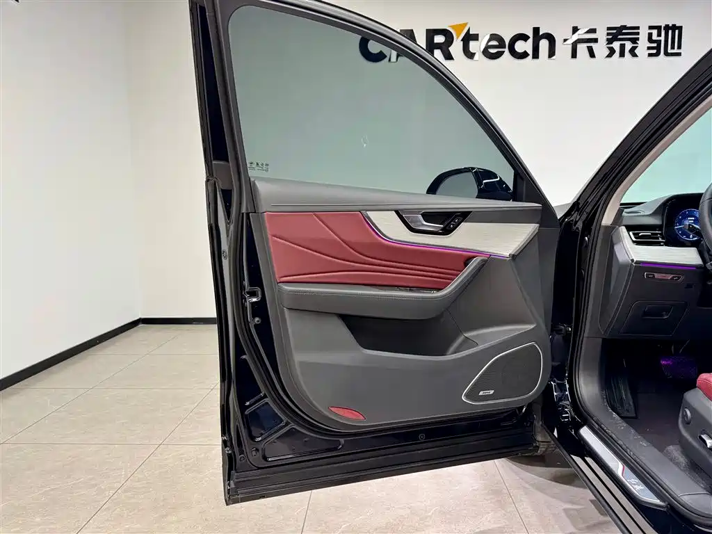 Hongqi HS5 2025 2.0T FWD Xuan Ying Edition