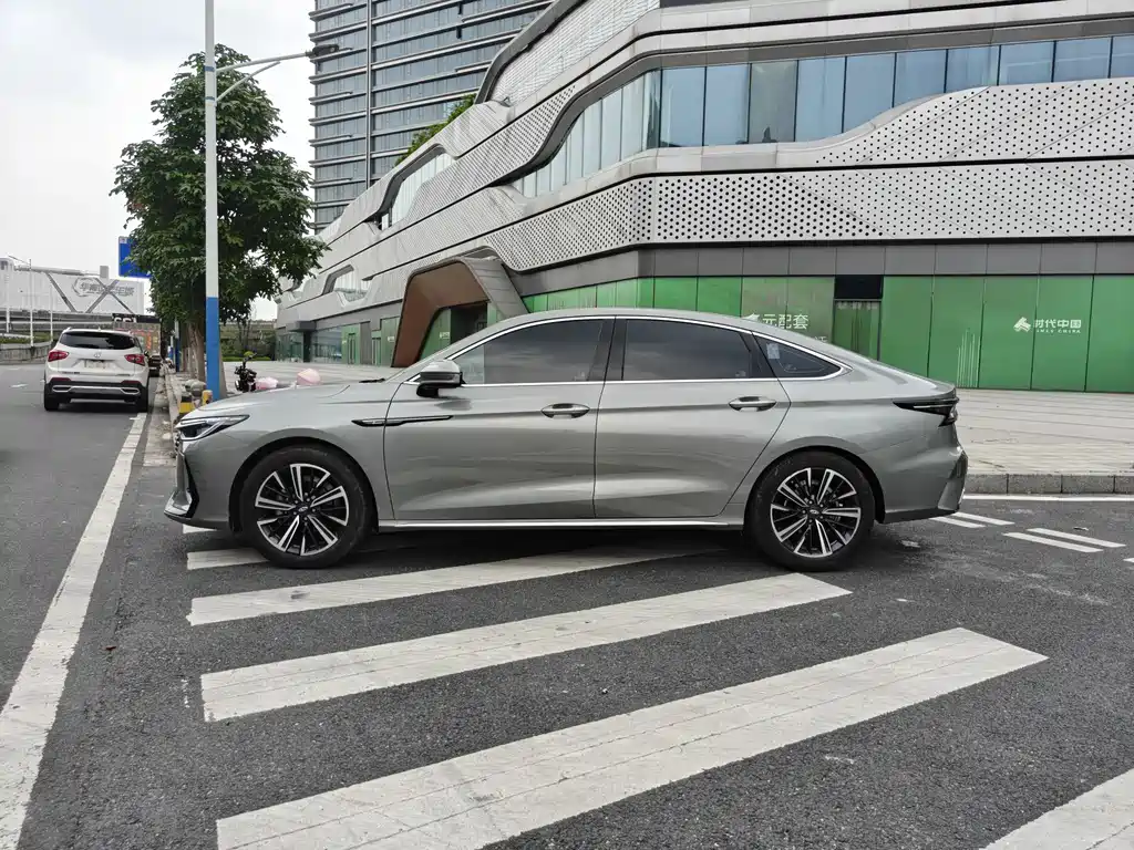 Chery Arrizo 8 2022 1.6T DCT Yi