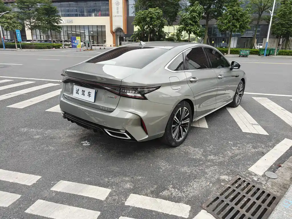 Chery Arrizo 8 2022 1.6T DCT Yi