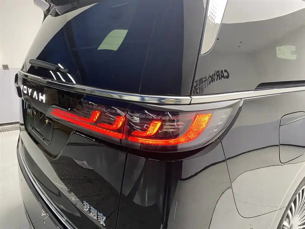 Voyah Dreamer 2025 PHEV AWD Flagship Kunpeng Edition