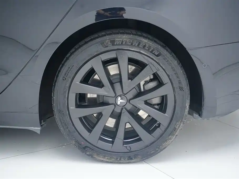 Model 3 2022 Rear-Wheel Drive
