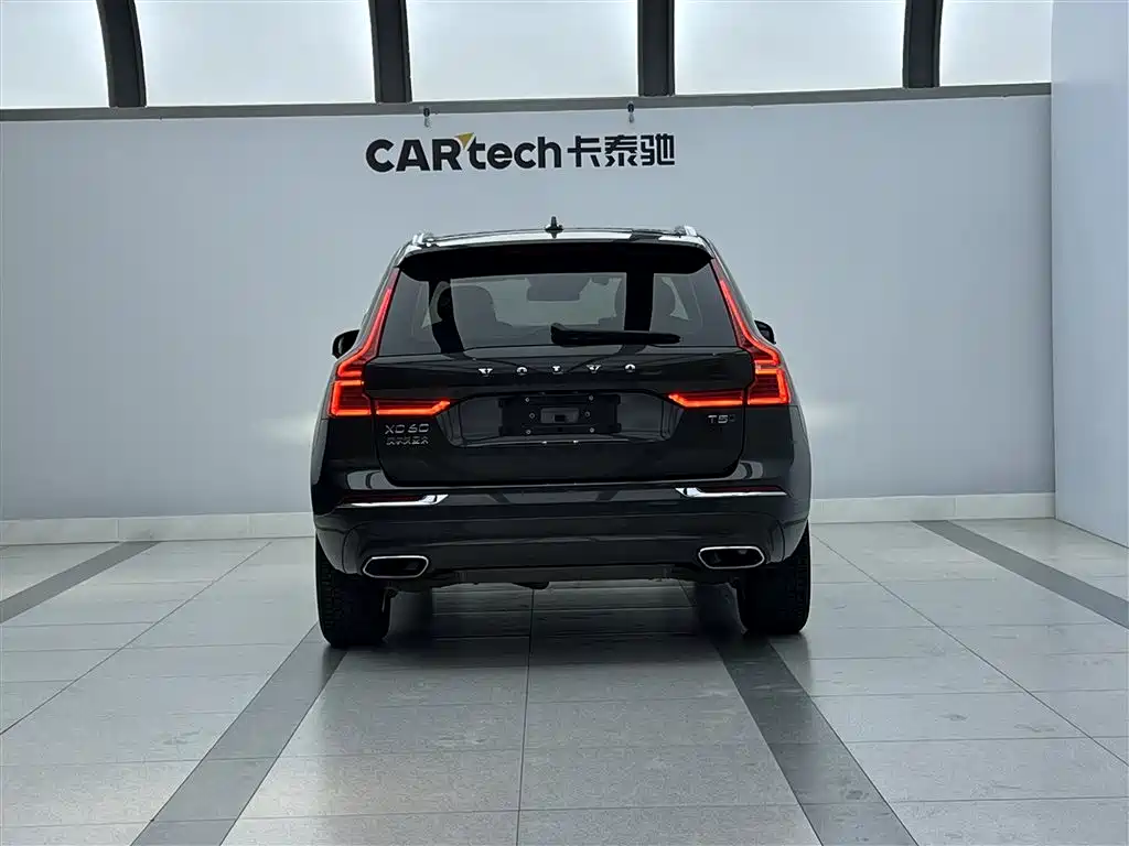 Volvo XC60 2020 T5 AWD Momentum Luxury Edition