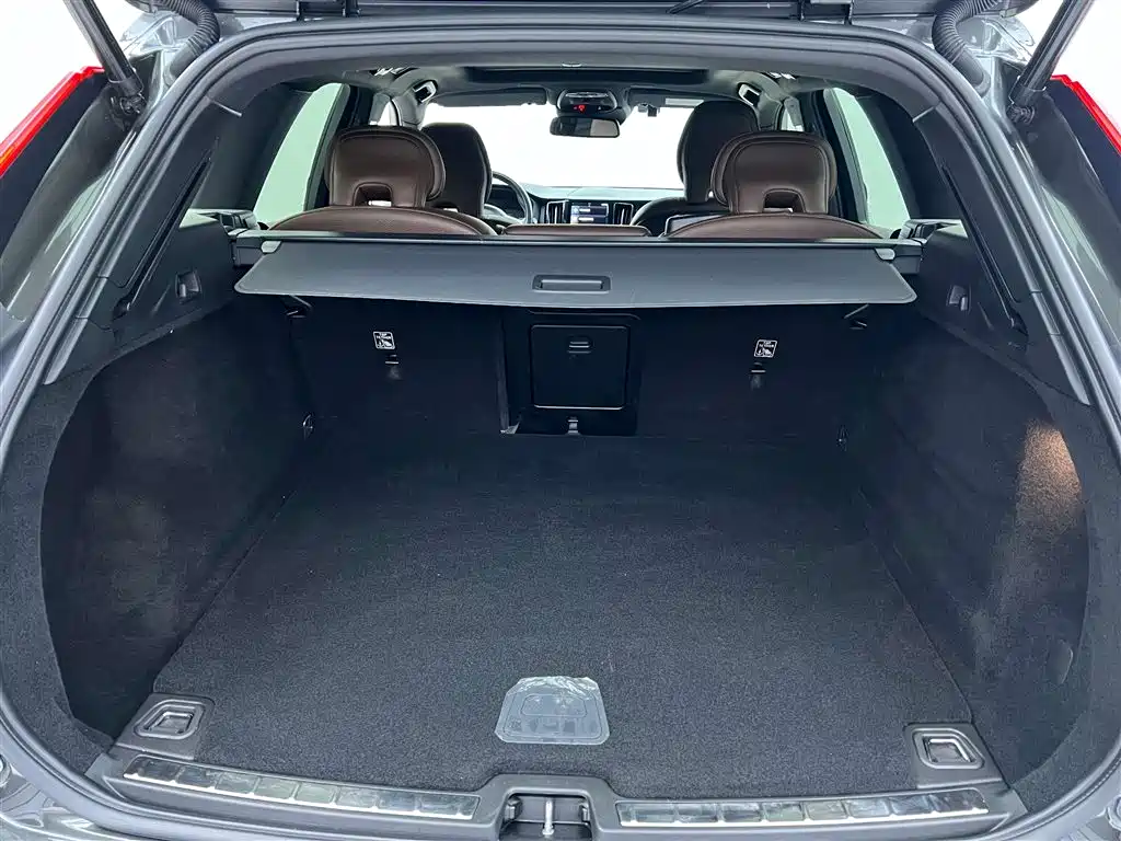 Volvo XC60 2020 T5 AWD Momentum Luxury Edition