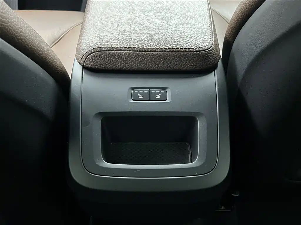 Volvo XC60 2020 T5 AWD Momentum Luxury Edition