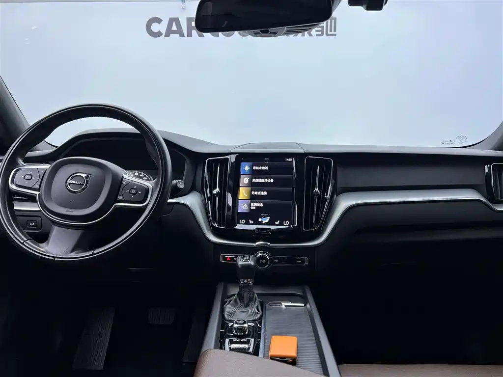 Volvo XC60 2020 T5 AWD Momentum Luxury Edition