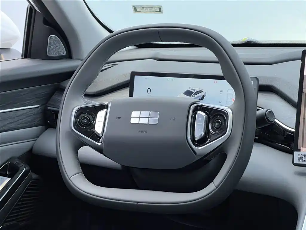 Geely Galaxy L6 2025 EM-i 140km Explore+ Edition