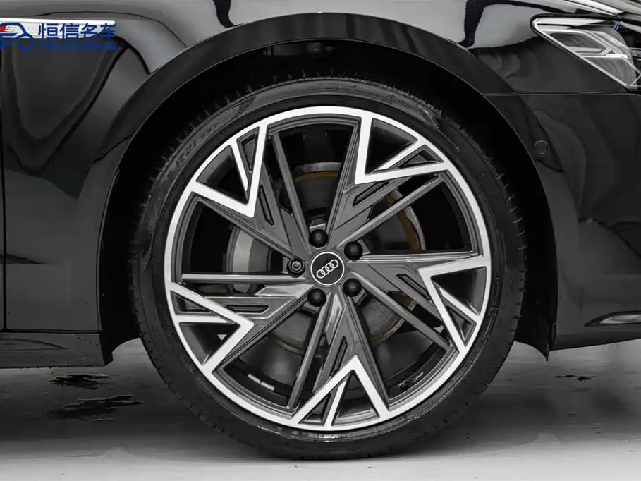 Audi A7L 2024 45 TFSI quattro S-line Black Warrior Edition