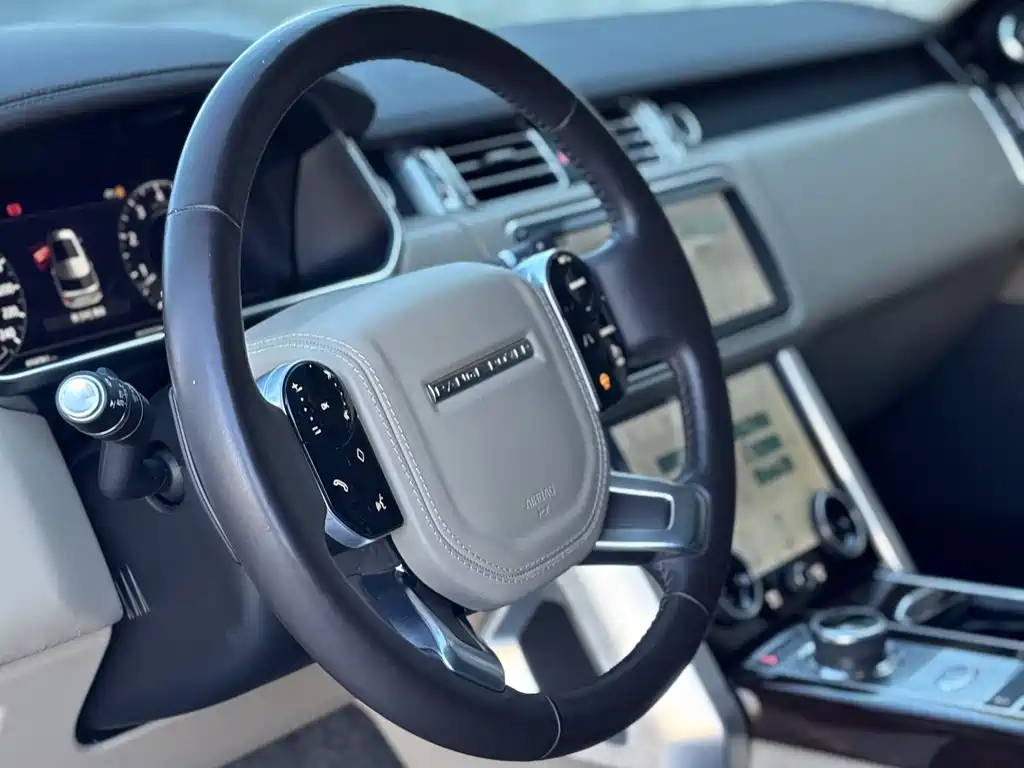 Range Rover 2022 3.0 L6 400PS Heritage Extended Classic Edition