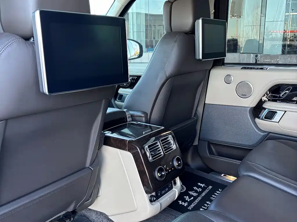 Range Rover 2022 3.0 L6 400PS Heritage Extended Classic Edition