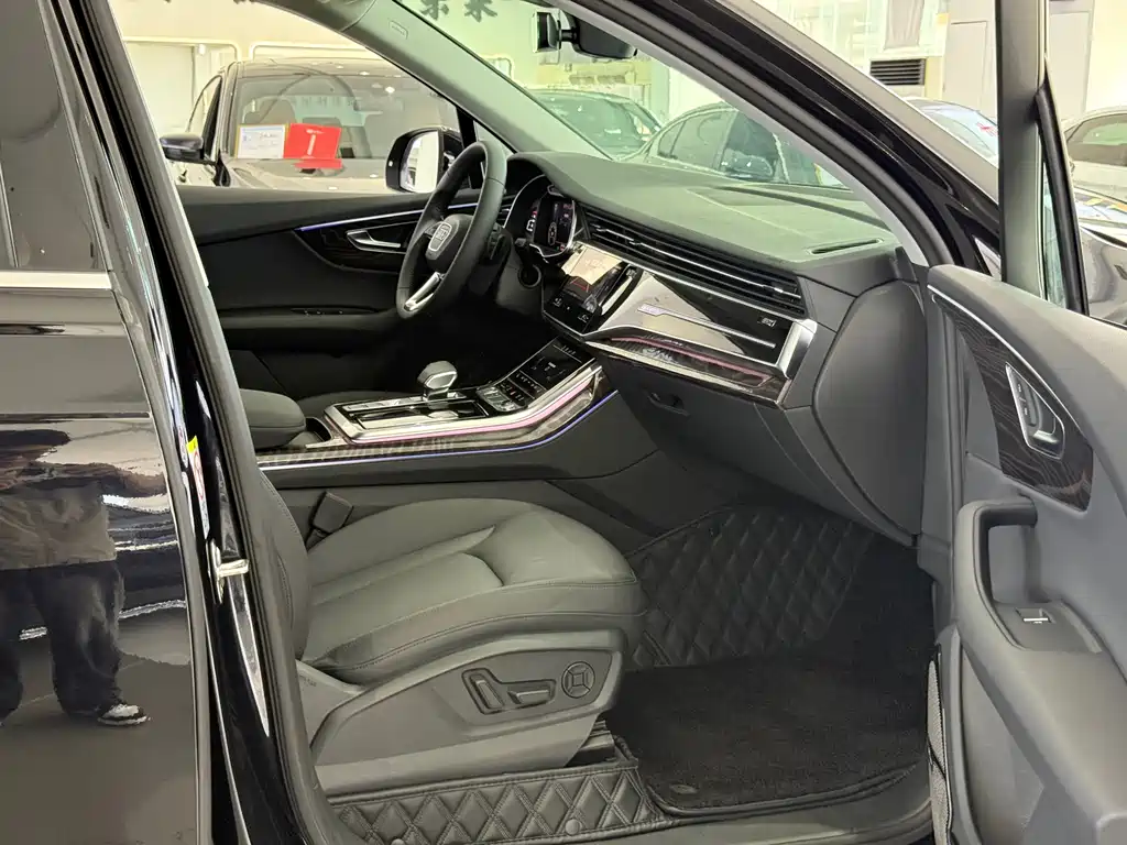 Audi Q7 2020 55 TFSI quattro S line Sport