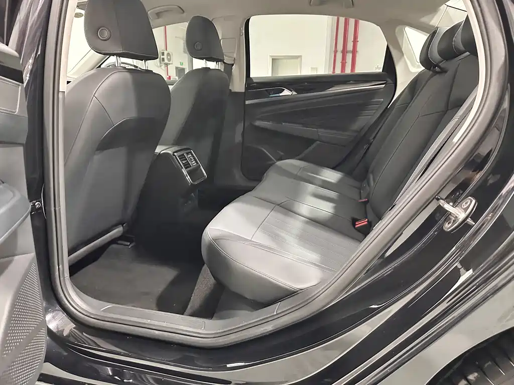 Passat 2024 280TSI Business Edition
