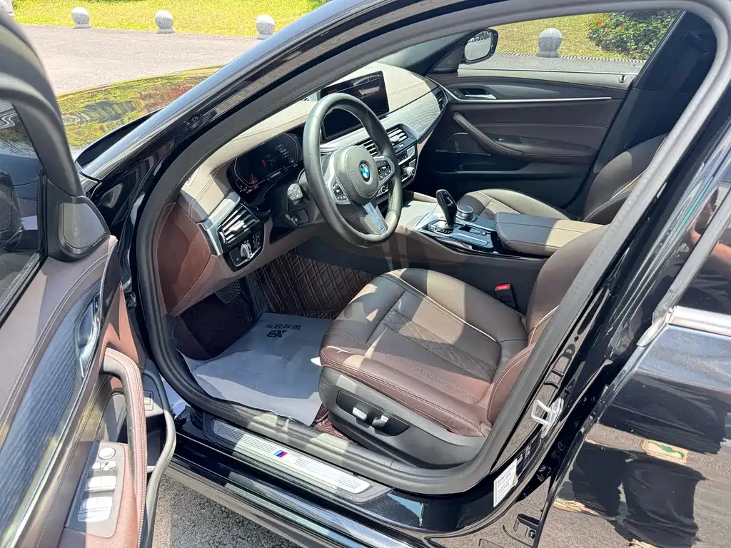 BMW 5 Series 2021 530Li Leading Edition M Sport Package