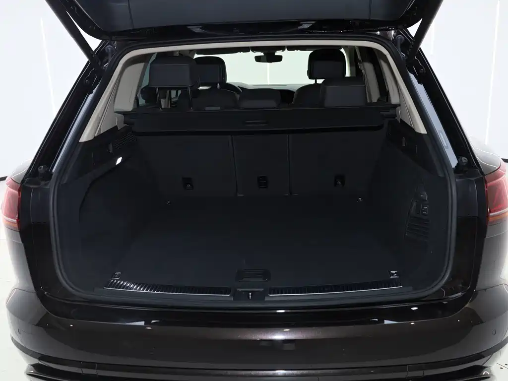 Volkswagen Touareg 2022 3.0TSI R-Line Black Edition