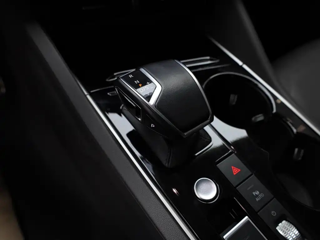 Volkswagen Touareg 2022 3.0TSI R-Line Black Edition