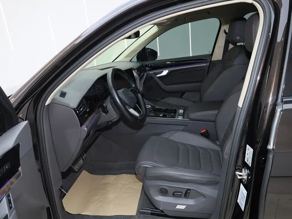 Volkswagen Touareg 2022 3.0TSI R-Line Black Edition