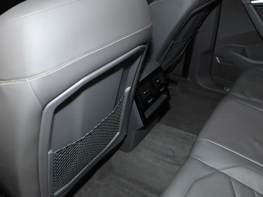 Volkswagen Touareg 2022 3.0TSI R-Line Black Edition