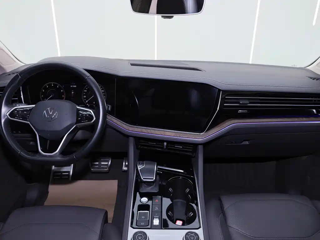 Volkswagen Touareg 2022 3.0TSI R-Line Black Edition