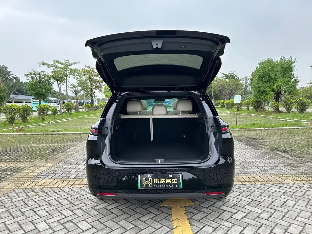 Li Auto L6 2024 Pro