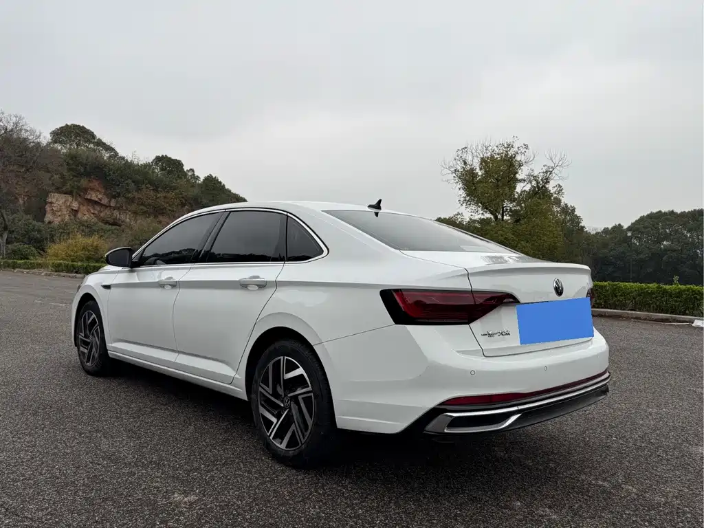 Volkswagen Sagitar 2023 300TSI DSG Beyond Edition
