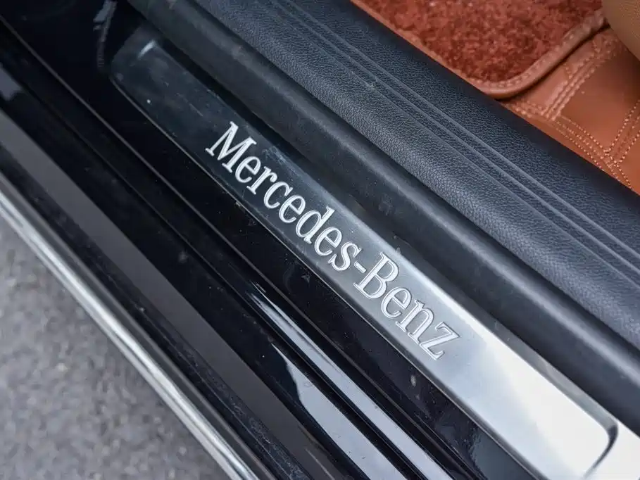 Mercedes-Benz E-Class 2024 E 300 L Fashion Edition