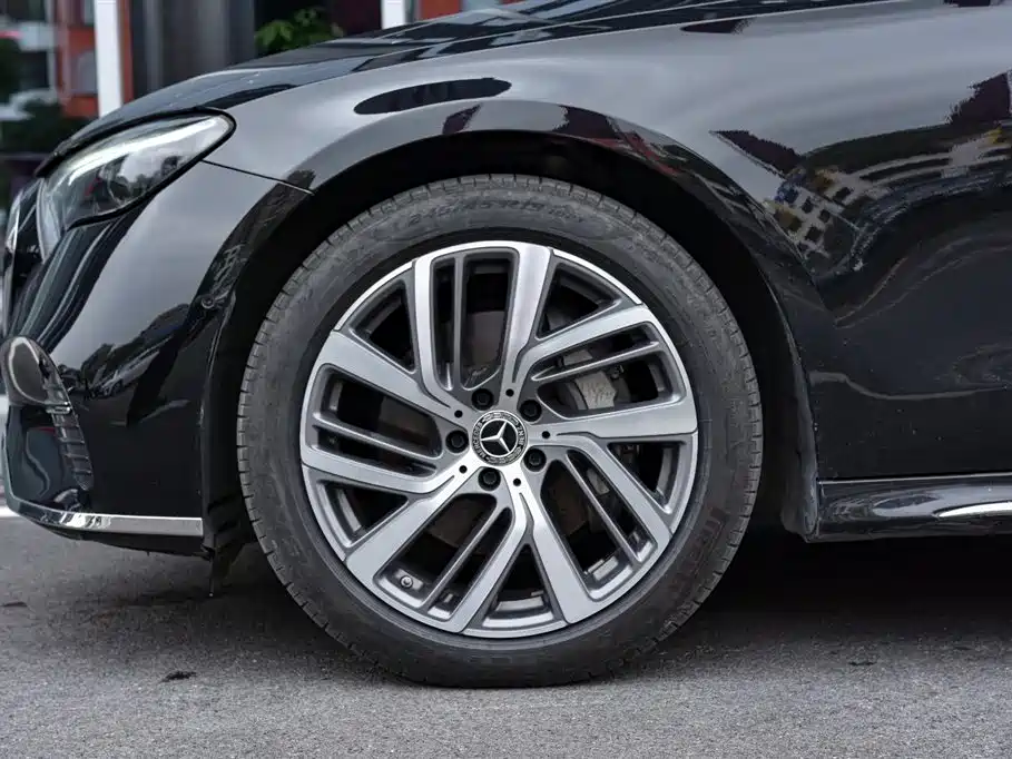 Mercedes-Benz E-Class 2024 E 300 L Fashion Edition