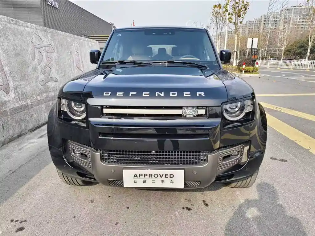 Land Rover Defender 2025 130 3.0T P400 7-Seater Luxury Edition