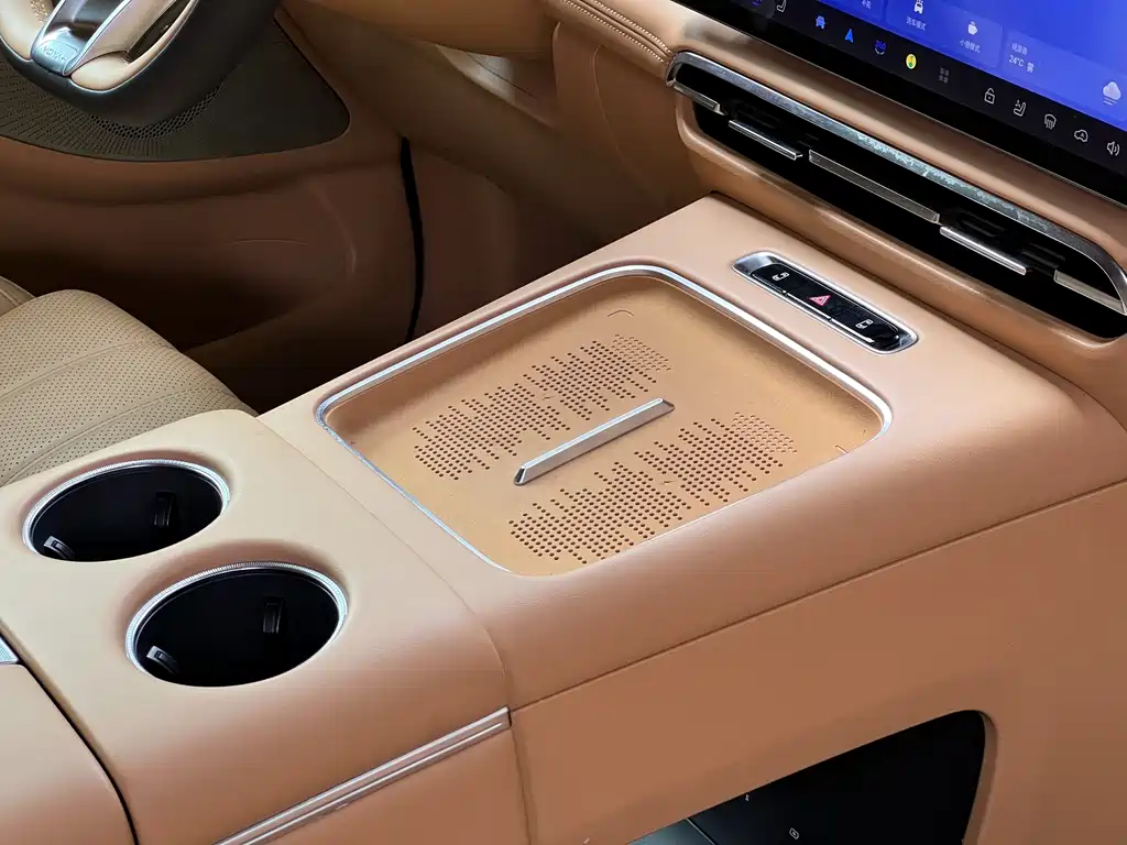 Voyah Dreamer 2025 PHEV AWD Flagship Kunpeng Edition