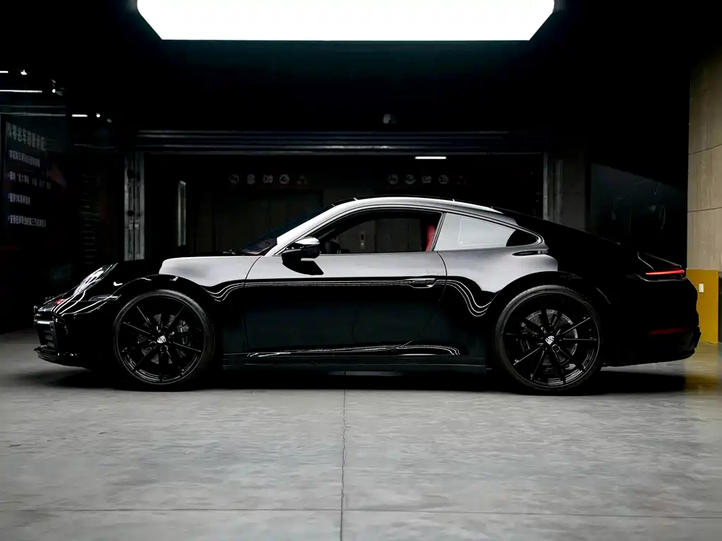Porsche 911 Carrera (2020)