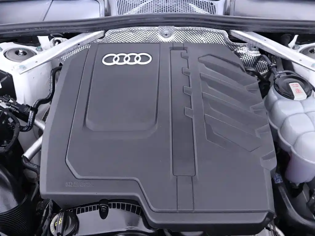 Audi A4L 2024 40 TFSI Luxury Dynamic Star Night Edition