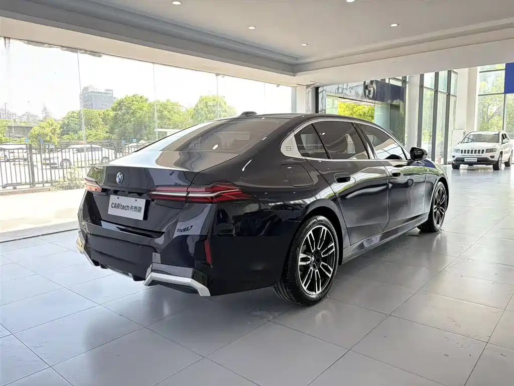 BMW 5 Series 2025 530Li Leading Edition M Sport Package
