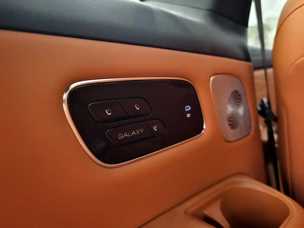 Galaxy M9 2025 230km 2WD Explorer Edition