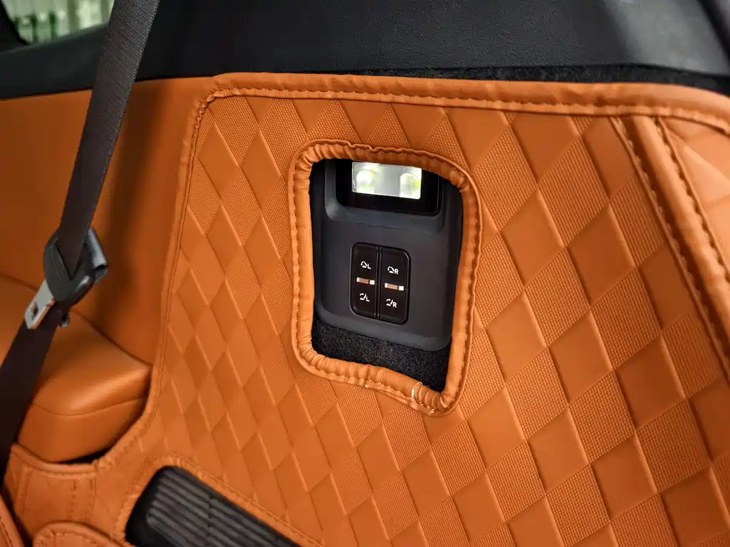 Galaxy M9 2025 230km 2WD Explorer Edition