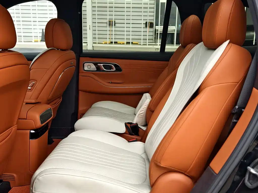 Galaxy M9 2025 230km 2WD Explorer Edition