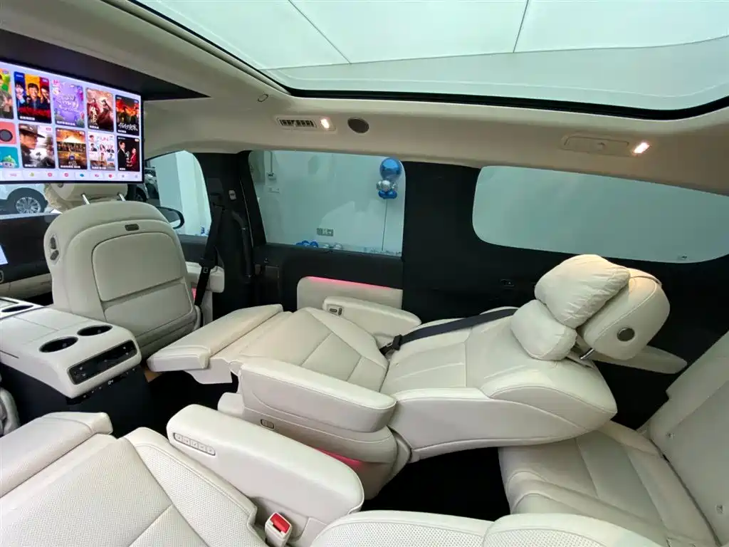Li Auto MEGA 2025 Home Family Special Edition