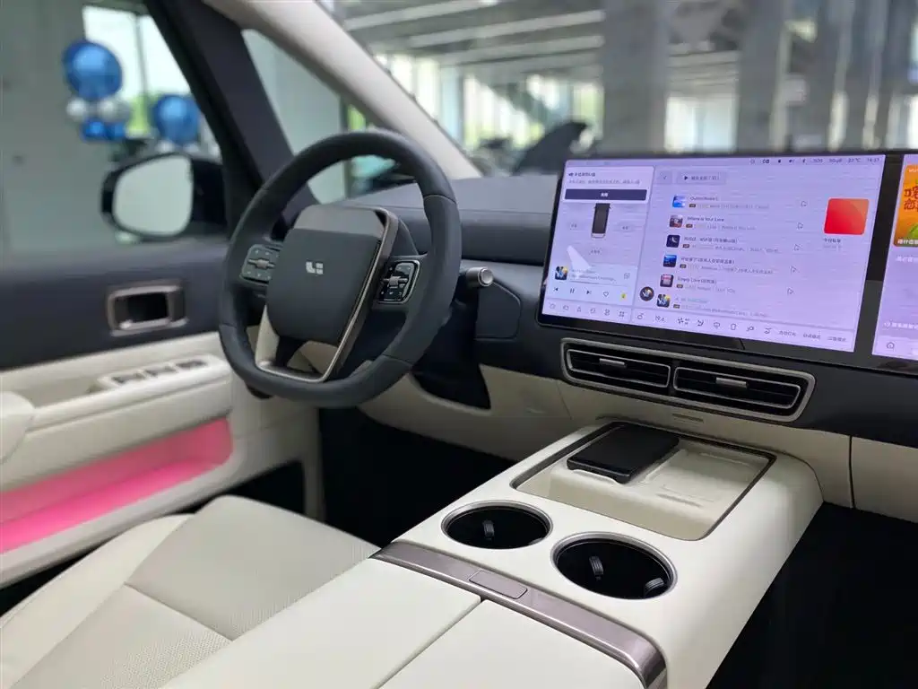 Li Auto MEGA 2025 Home Family Special Edition