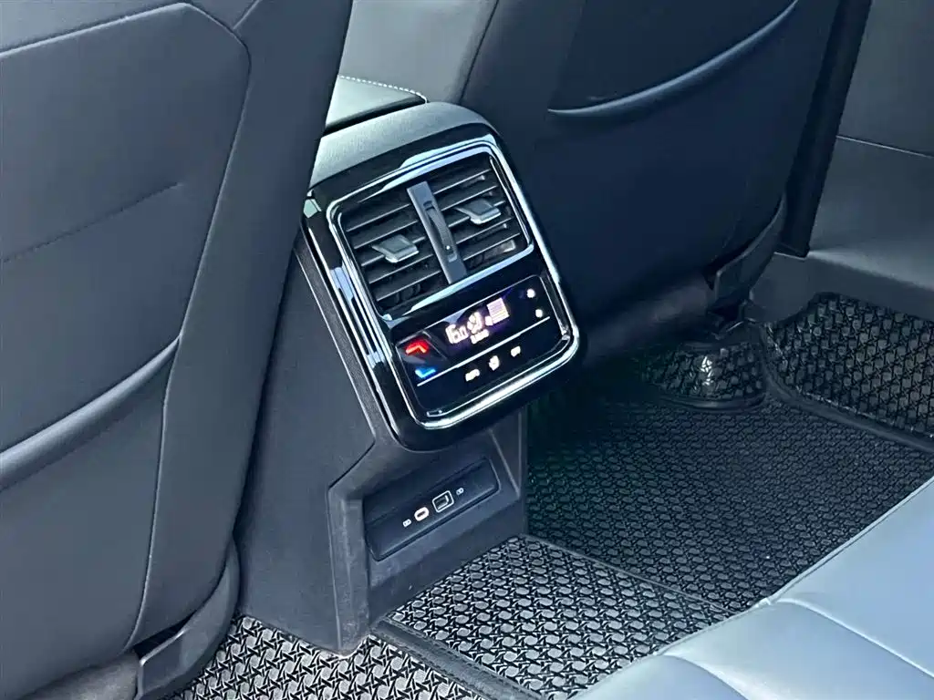 Volkswagen Passat 2023 330TSI Starlight Elite Edition