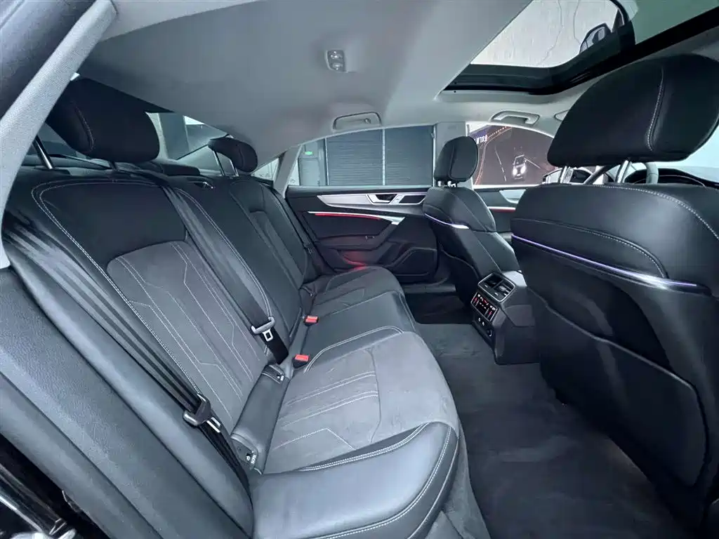 Audi A7L 2024 45 TFSI Luxury
