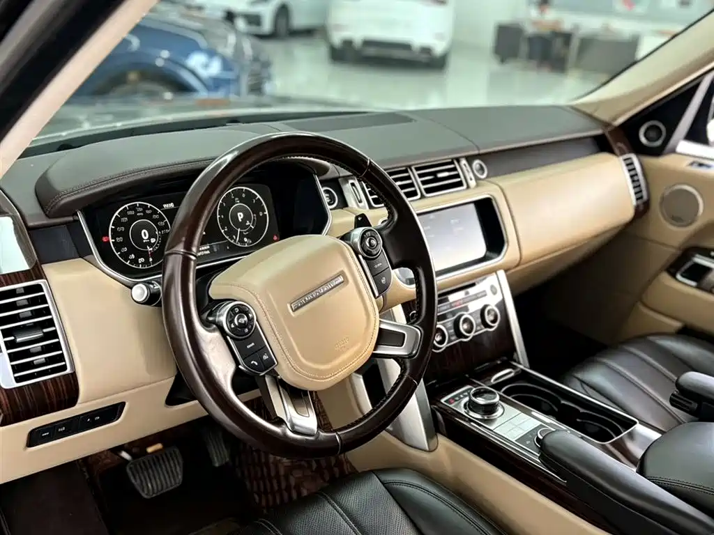 Range Rover 2016 3.0 SC V6 Vogue LWB