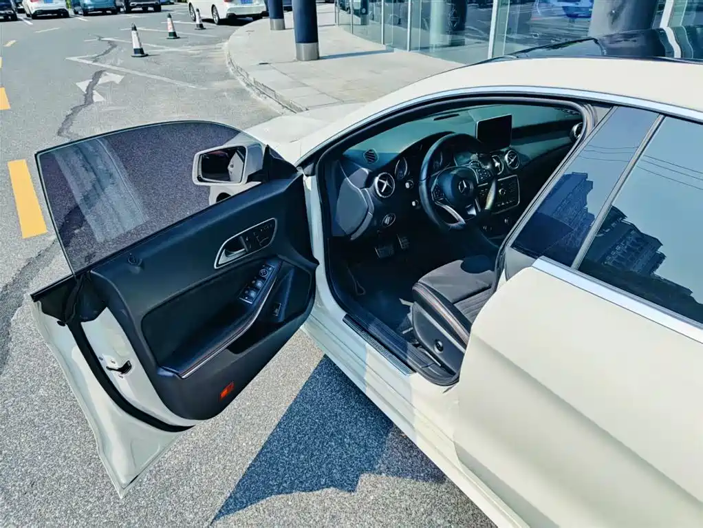 Mercedes-Benz CLA 2015 CLA 220 4MATIC