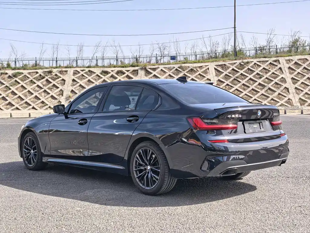 BMW 3 Series 2022 325i M Sport Shadow Edition