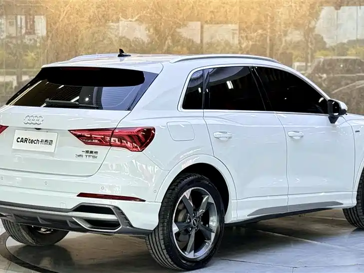 Audi Q3 2023 35 TFSI S Line