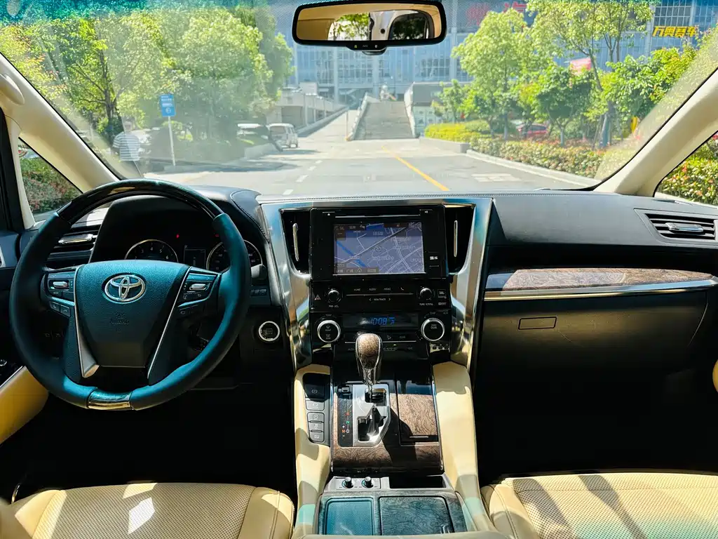 Toyota Alphard 2018 Facelift 3.5L Premium