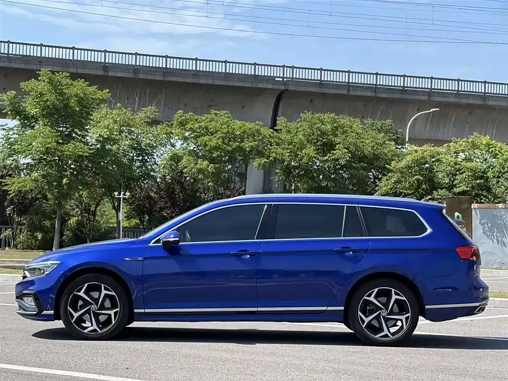 Volkswagen Passat Alltrack 2021 2.0T Zongxing Edition