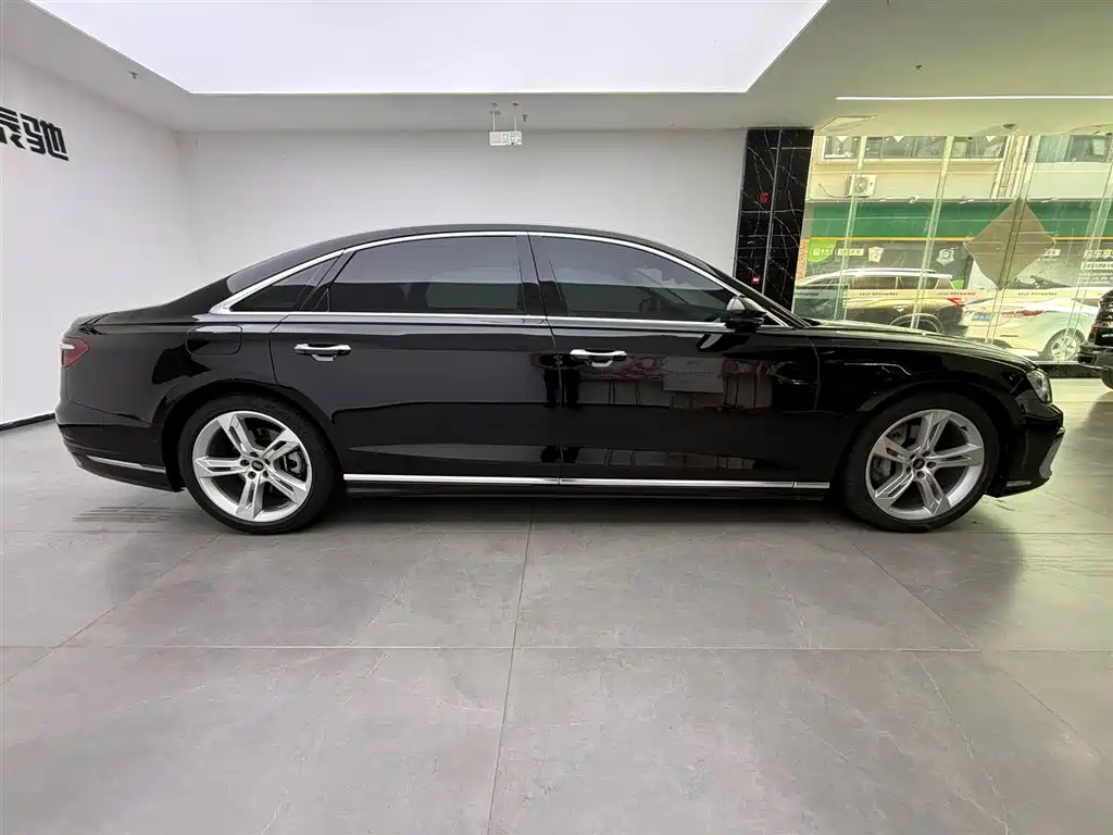 Audi A8L 50 TFSI quattro