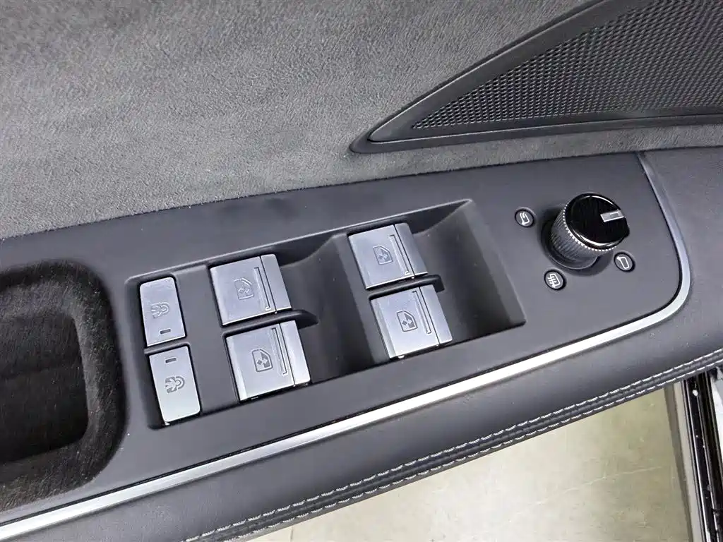 Audi A8L 50 TFSI quattro