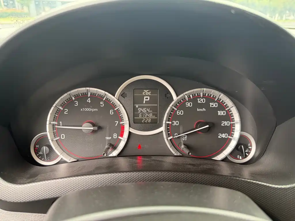 Suzuki Swift 2014 1.6L CVT FWD Luxury Edition
