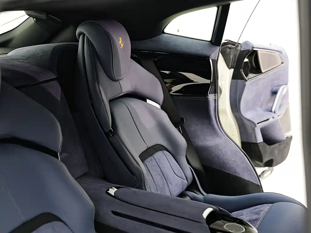 Ferrari Purosangue 2023 6.5L V12